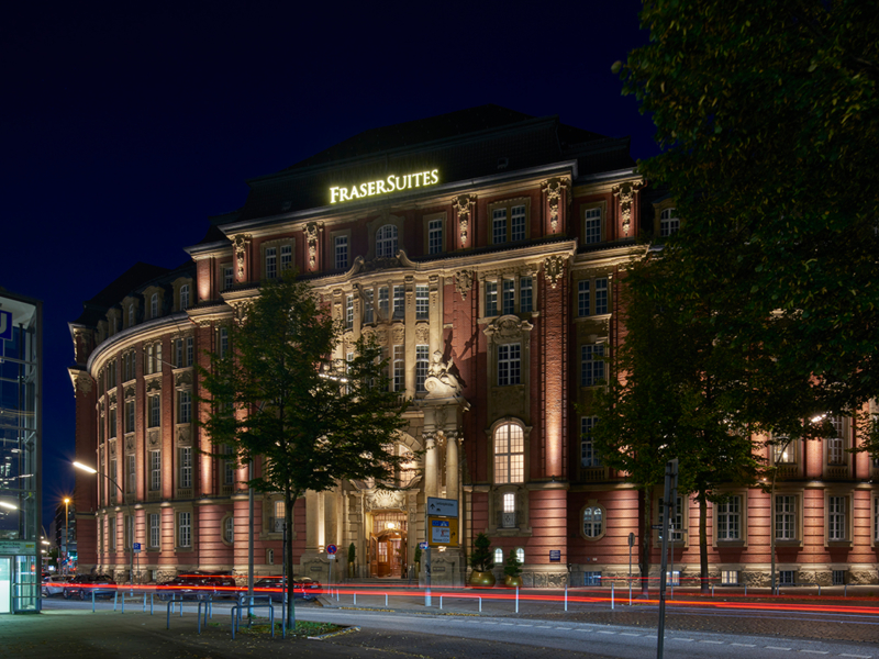 Licht01-Fraser Suites Fassade-Sabine Vielmo