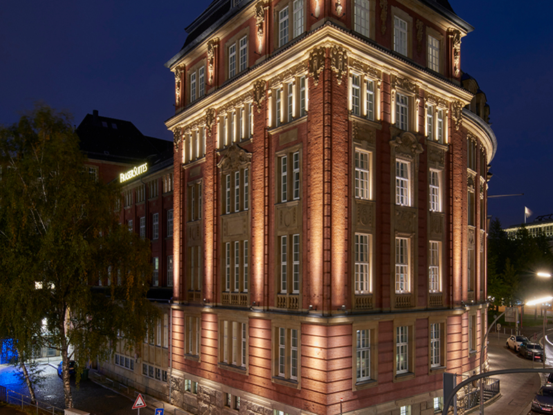 Licht01-Fraser Suites Fassade-Sabine Vielmo
